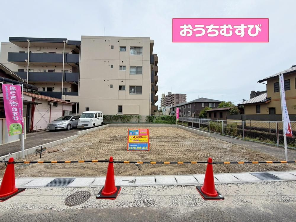 守山区八反1期(全1棟)の前面道路含む現地写真