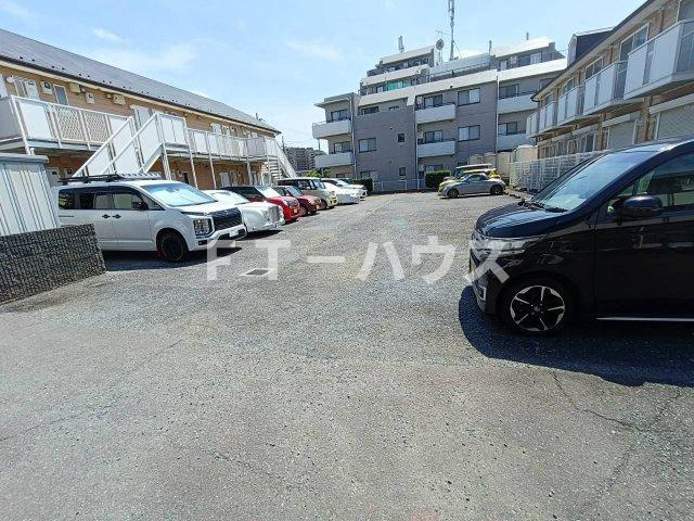 ハス　ニューハウンの駐車場