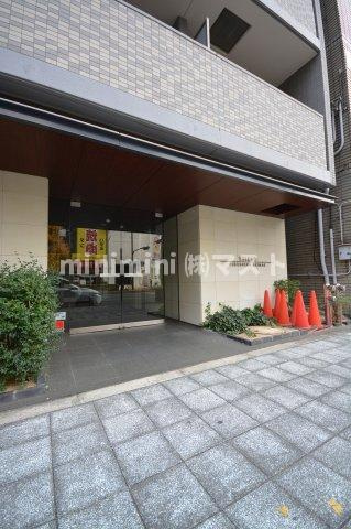 エスリード福島駅前のエントランス