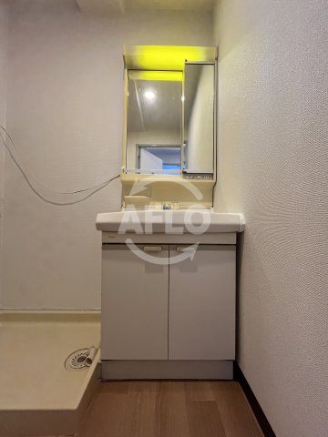 エル三津屋の独立洗面台|洗面台