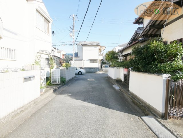 高砂市米田町米田　中古戸建の前面道路含む現地写真