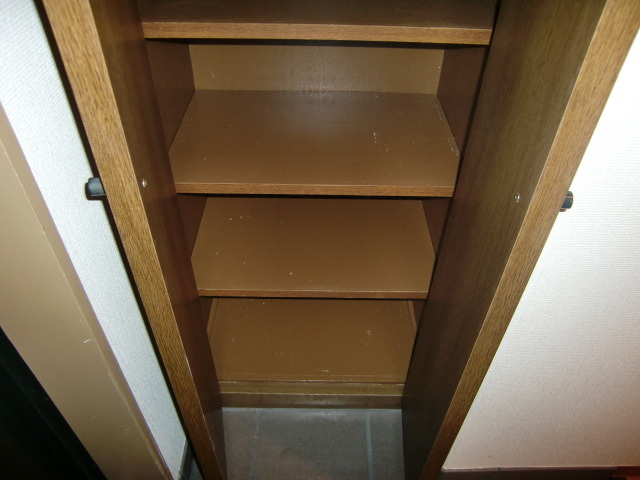 サンプラザ本山南の玄関