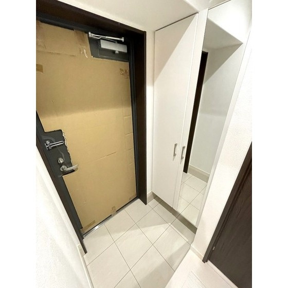 熊本市中央区新町３丁目の賃貸マンションの玄関