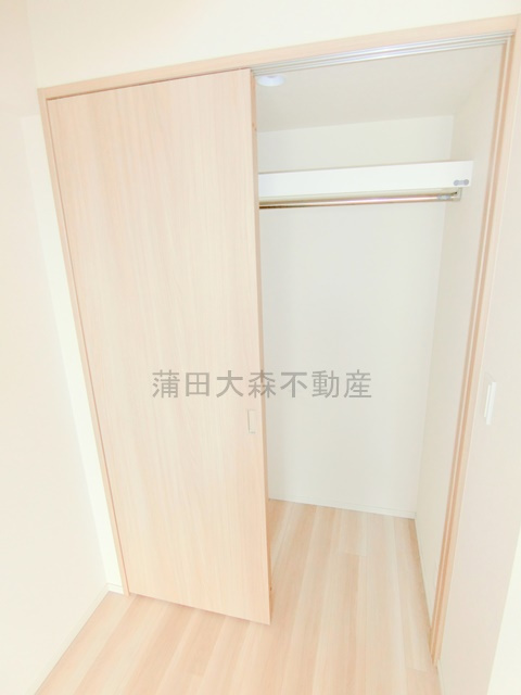 フレンシア蒲田の収納|洋室5.2帖の収納　ウォークインクローゼット