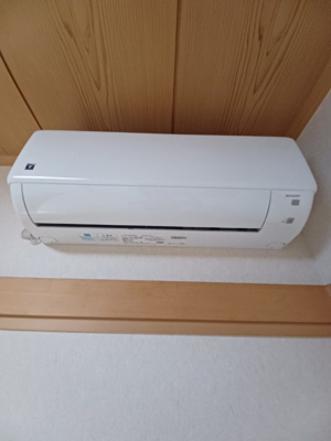 【設備】 | 橋本邸 | 納戸とDK以外に4部屋に新規エアコン設置完備。