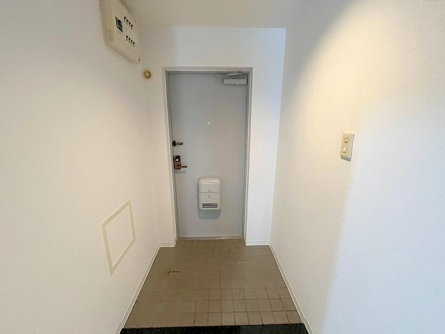 パレ上新庄の玄関