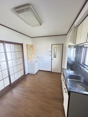 山田カンプレックスの居間・リビング