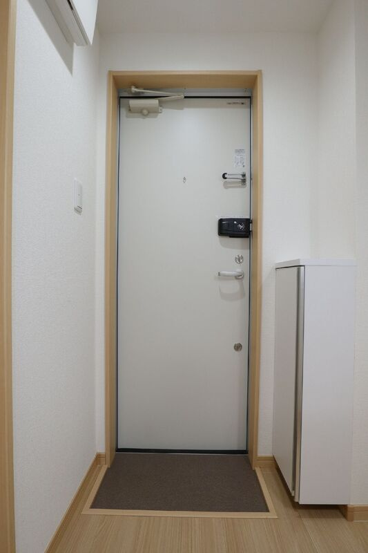 グレーシア幕張の玄関