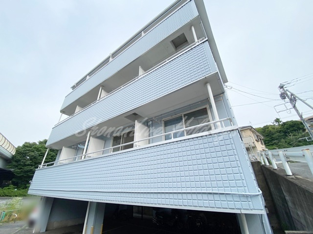 藤沢市城南１丁目の賃貸マンションの外観