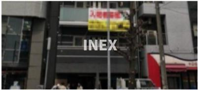 横浜市中区扇町３丁目の賃貸マンションのエントランス