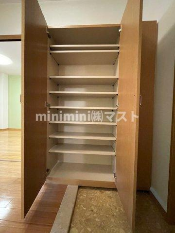 クローバー・プレミア昭和町の収納