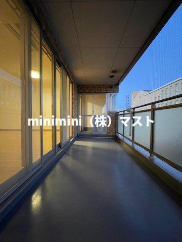 クローバー・プレミア昭和町のバルコニー