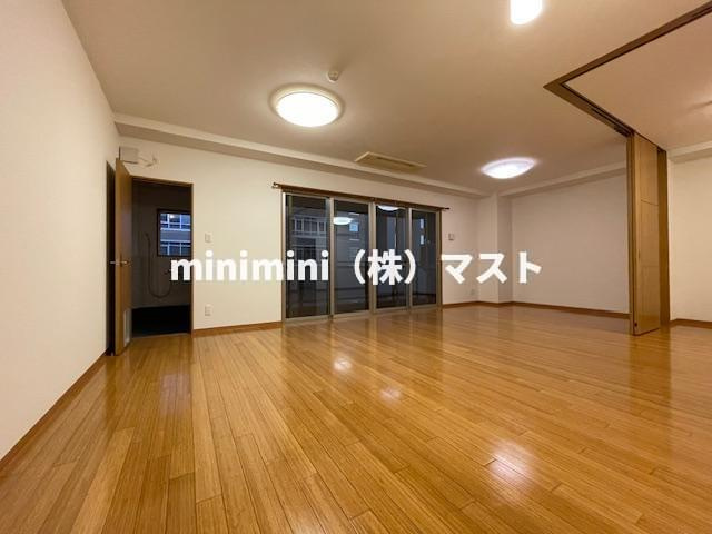 クローバー・プレミア昭和町の洋室