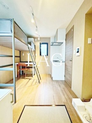 【居間・リビング】 | SAKURA HOUSE | 洋室のお部屋です。