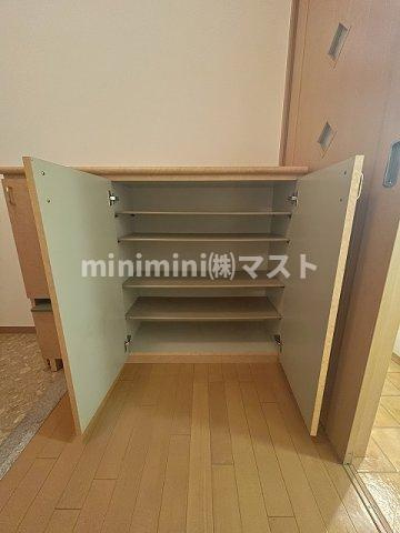 クローバー・プレミア昭和町の収納