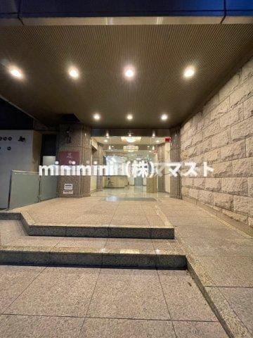 クローバー・プレミア昭和町のエントランス