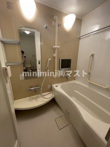 クローバー・プレミア昭和町の浴室