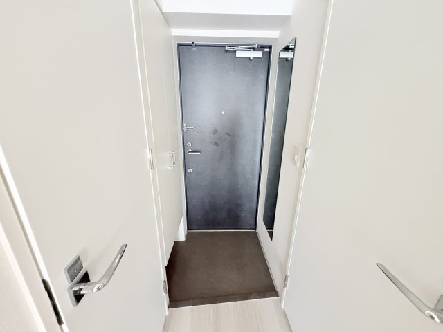セレニテ神戸駅前アリエの玄関