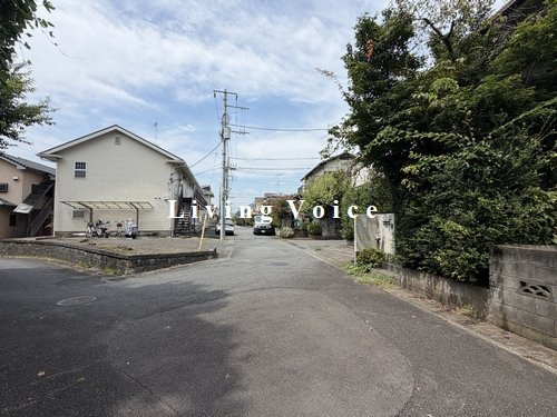 【仲介手数料０円】相模原市緑区城山1丁目　中古戸建の前面道路含む現地写真|相模原市緑区城山1丁目　中古戸建