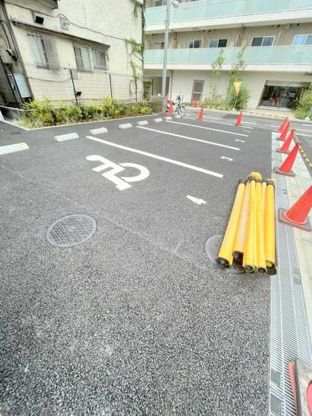 ガレリアレジデンス南千住の駐車場