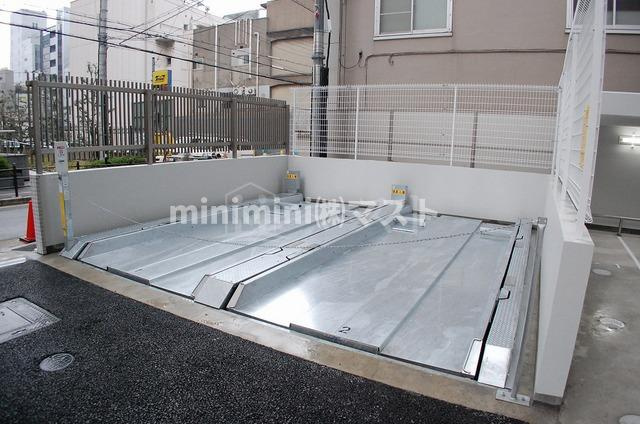 エステムプラザ大手前エヴァースの駐車場