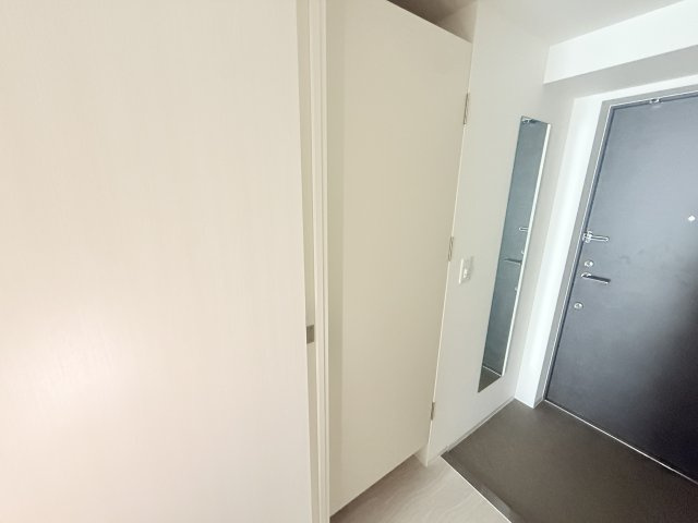 セレニテ神戸駅前アリエの玄関