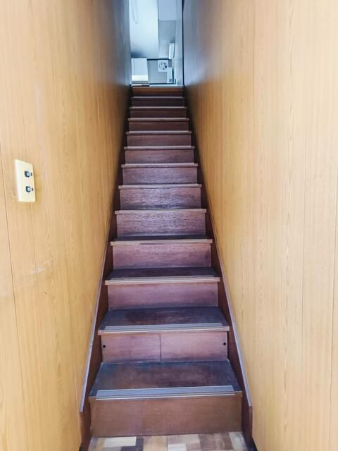 千住東二丁目貸家の玄関