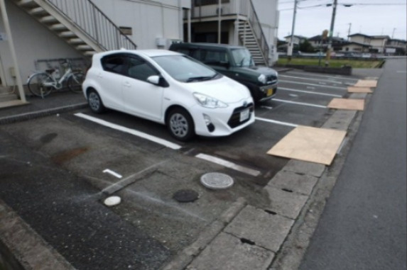 ミリアハイムⅡの駐車場
