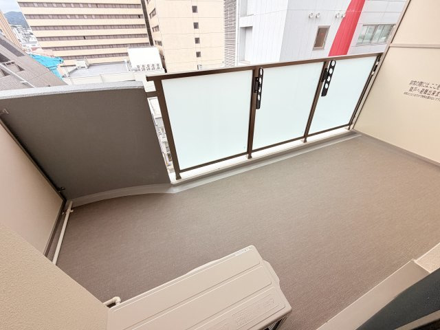 セレニテ神戸駅前アリエのバルコニー