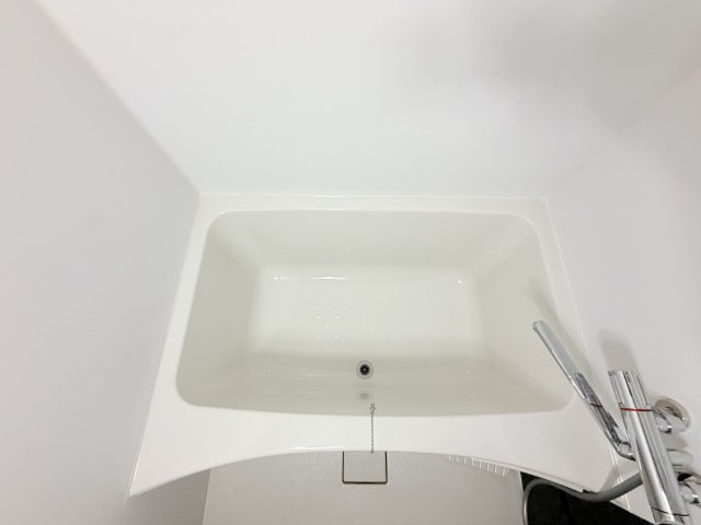 セレニテ神戸駅前アリエの浴室