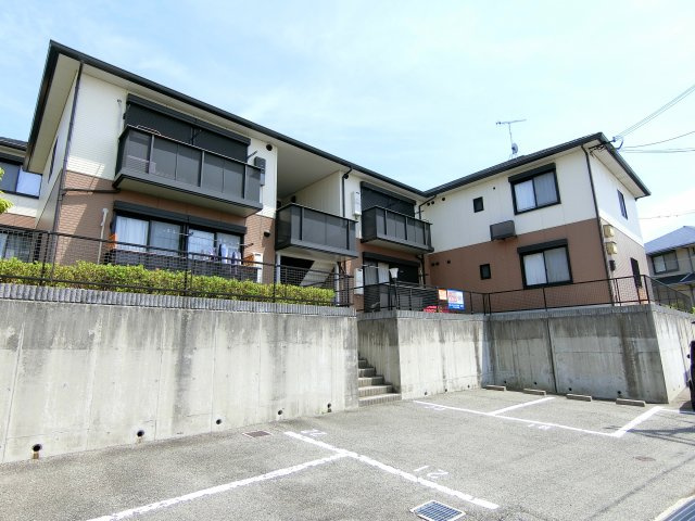 ディアス離宮山手Ｃ棟の外観