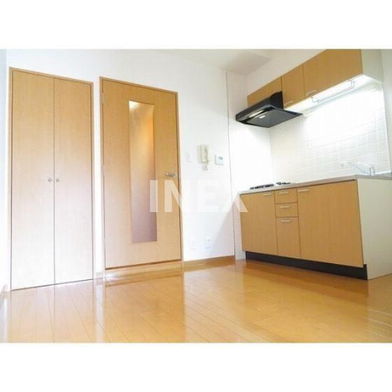 横浜市南区南太田１丁目の賃貸マンションの居間・リビング