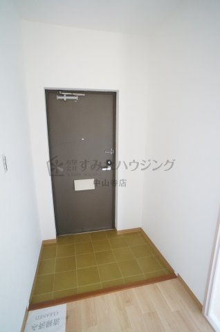 REIWA宝塚の玄関