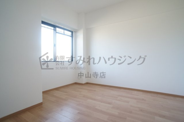 REIWA宝塚の洋室