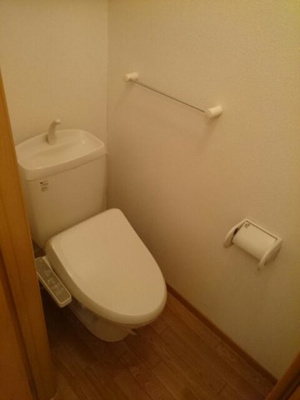 【トイレ】 | ソル・サリエンテ　Ａ | 落ち着いた色調のトイレです