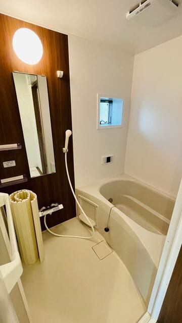 足立区六町１丁目のアパートの浴室