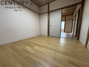 マンション雲雀丘の洋室