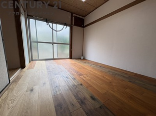 マンション雲雀丘の洋室