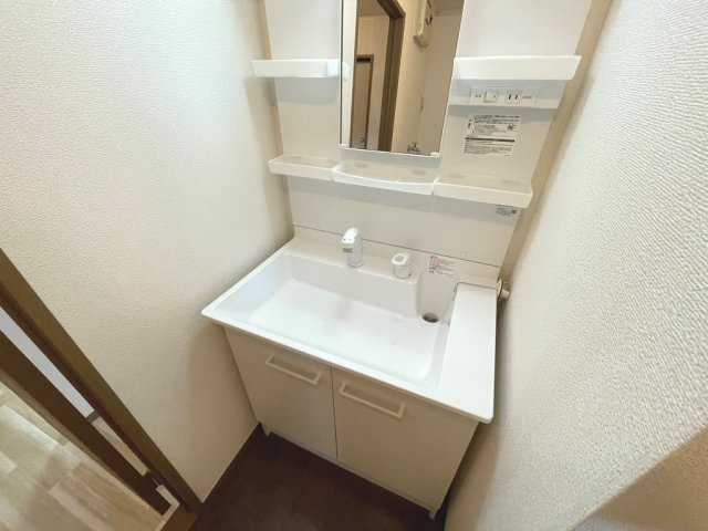 独立洗髪洗面化粧台付き！