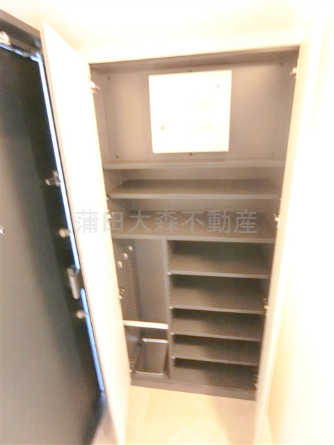 シーズンフラッツ大森エアリーの収納|玄関収納　シューズBOX
