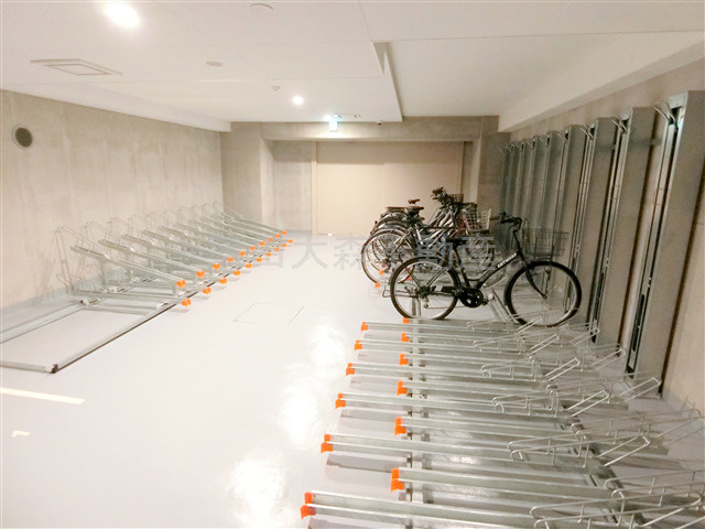 シーズンフラッツ大森エアリーのその他共用部分|屋根付きラック式の駐輪場　空き状況等詳細はお問合せください。