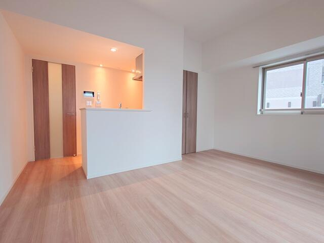 ＧＲＡＮＤ　ＡＲＣ笹塚の内装|明るい室内です