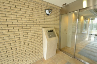 MINT甲子園三番町のエントランス