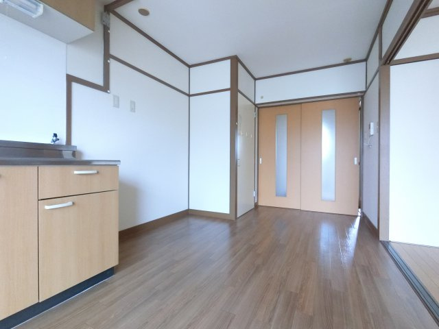 【居間・リビング】 | 新葉グリーンハイツ