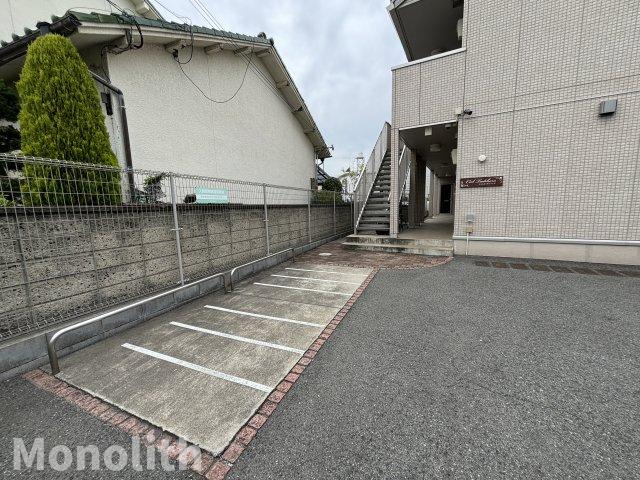 シエル・タデハラの駐車場