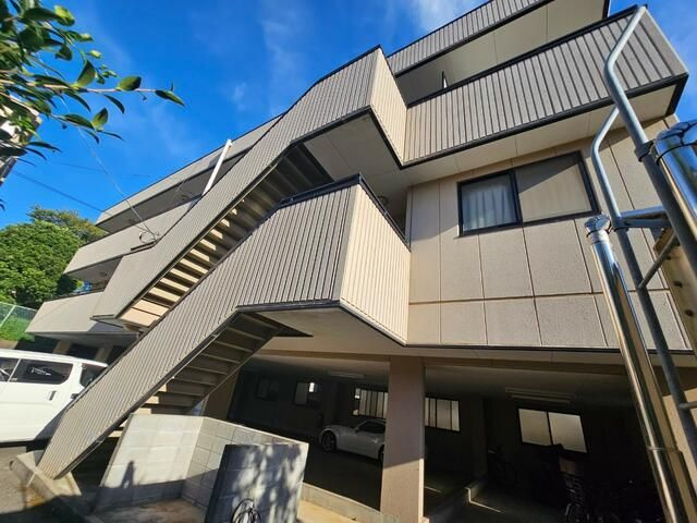 ステージア２１の外観