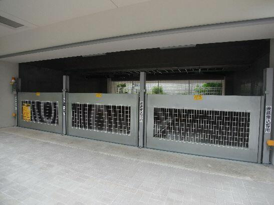 プライムメゾン渋谷の駐車場|屋根付き機械式駐車場