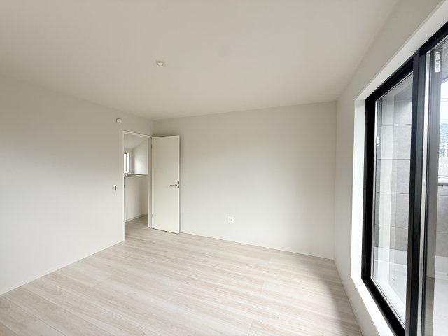 【洋室】 | LIGARE　山形市鈴川２丁目１期　２号棟