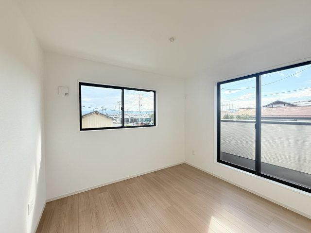 【洋室】 | LIGARE　寒河江市日田１期　１号棟