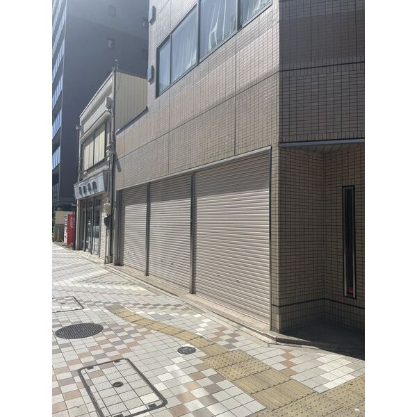 三栄本町ビル【　1階路面店　】